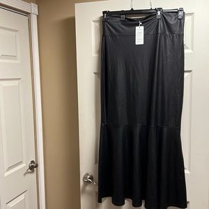 Red dot boutique mermaid faux leather black skirt size 3x new with tags